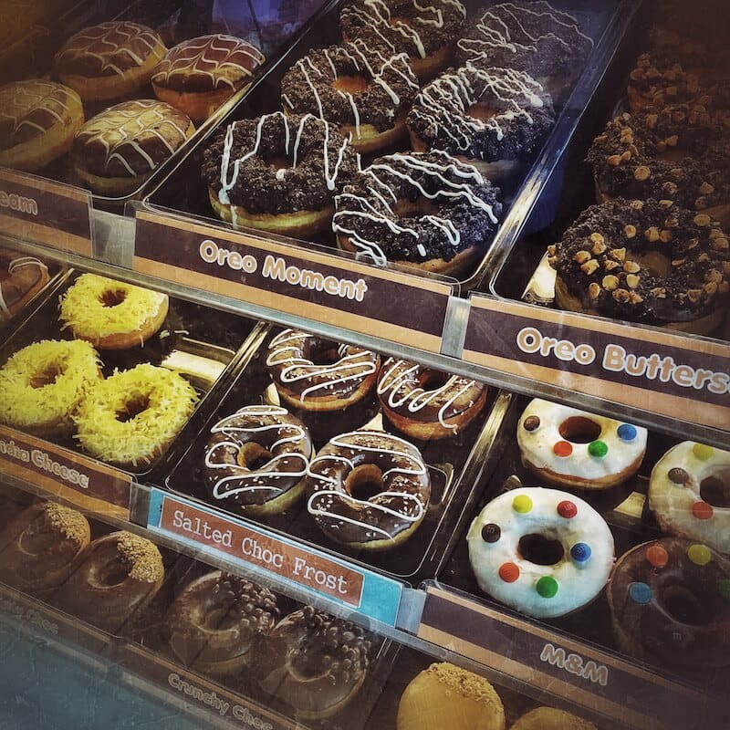 grunge-food-doughnut