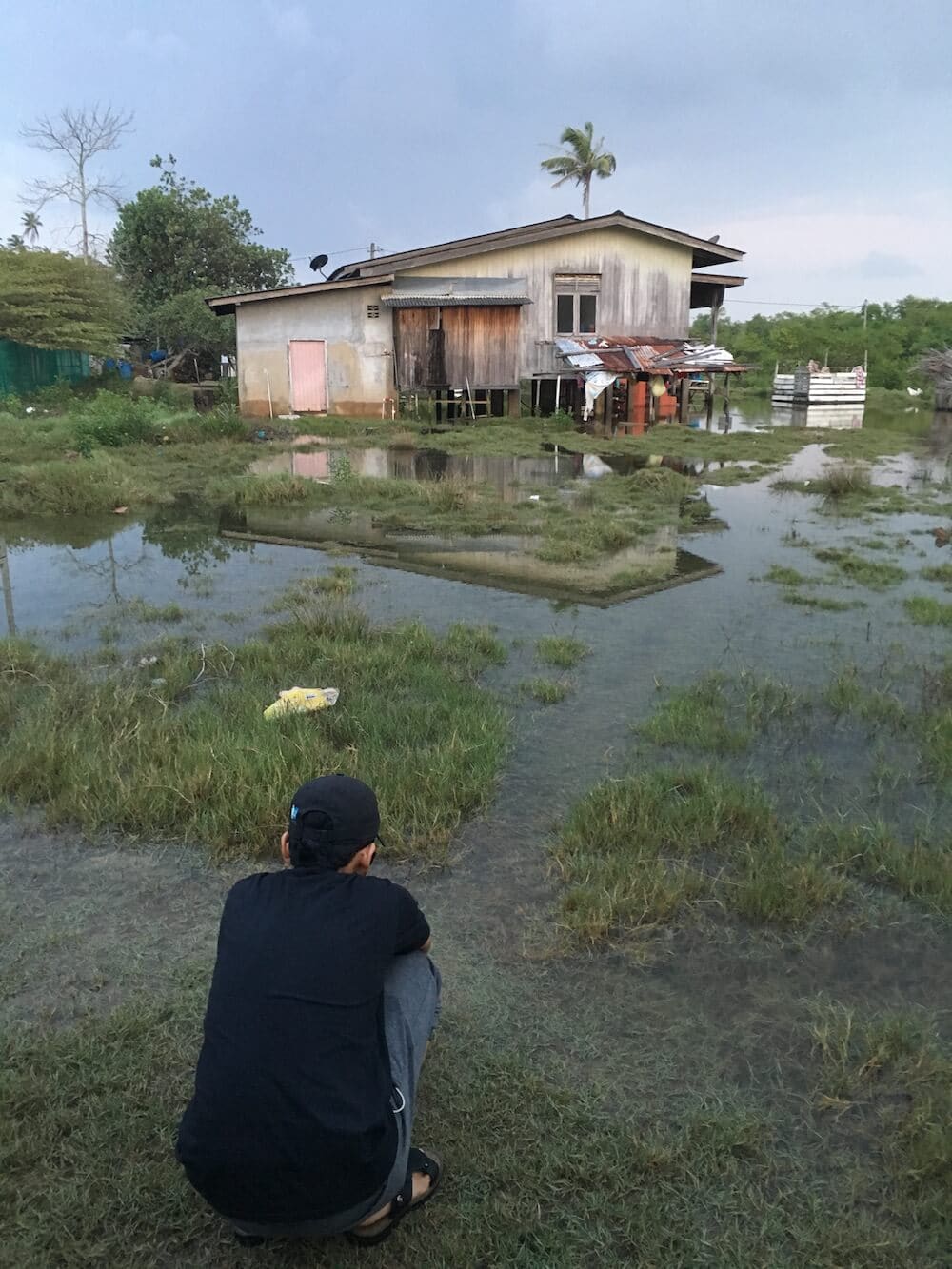behind-the-scene
