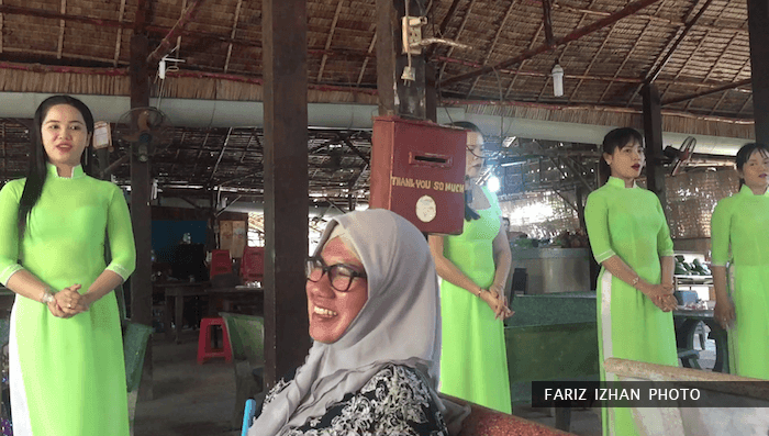 persembahan-santai-sungai-mekong-